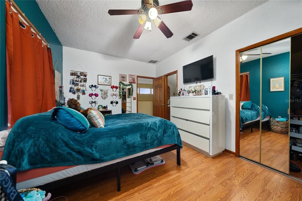 En Venta: $750,000 (4 camas, 3 baños, 3268 Pies cuadrados)