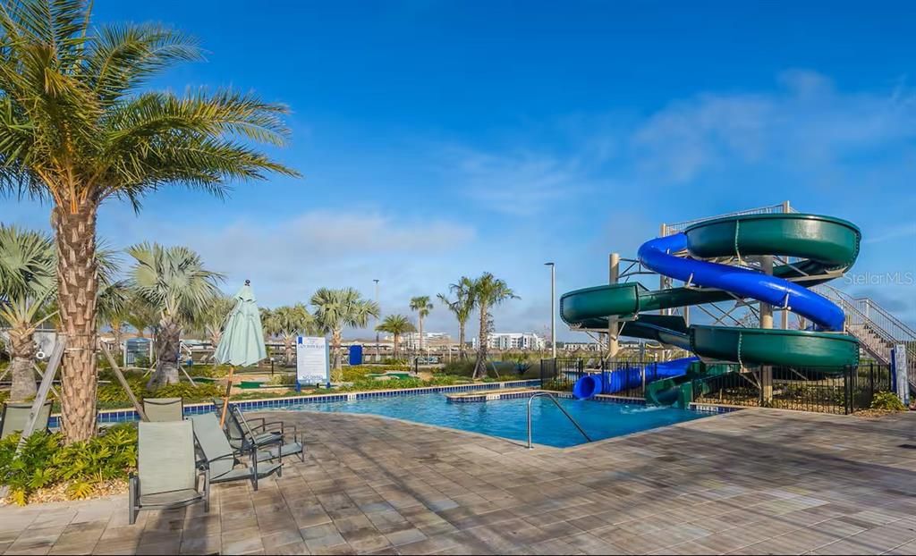 待售: $720,000 (5 贝兹, 5 浴室, 2996 平方英尺)