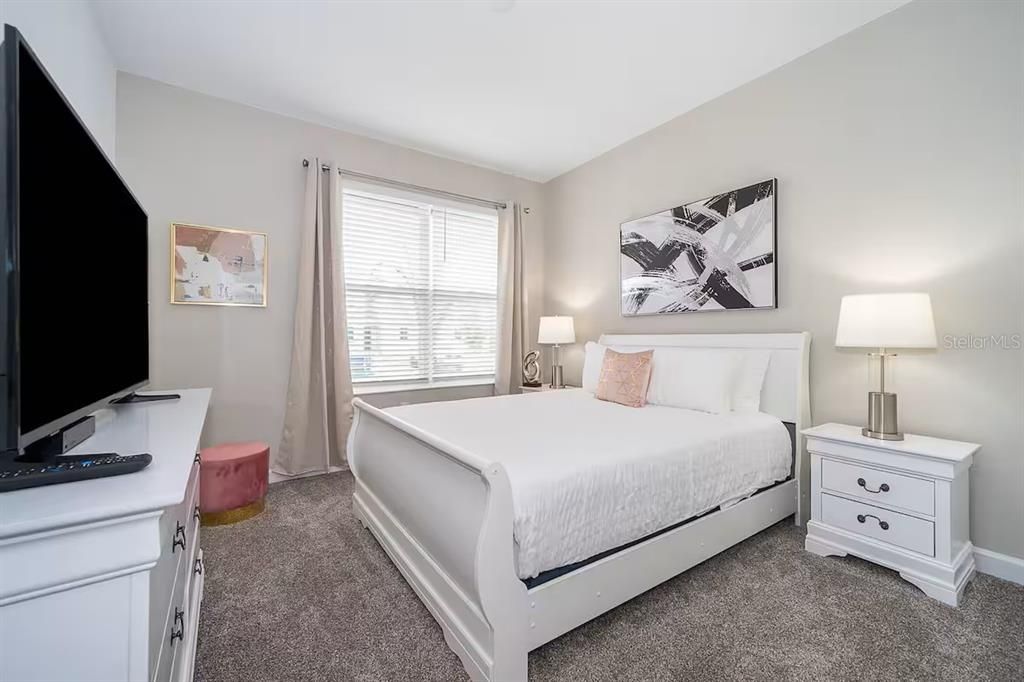 待售: $720,000 (5 贝兹, 5 浴室, 2996 平方英尺)