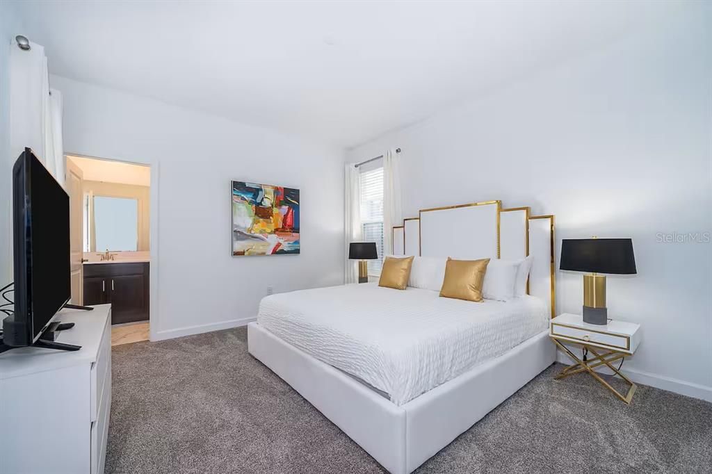 待售: $720,000 (5 贝兹, 5 浴室, 2996 平方英尺)