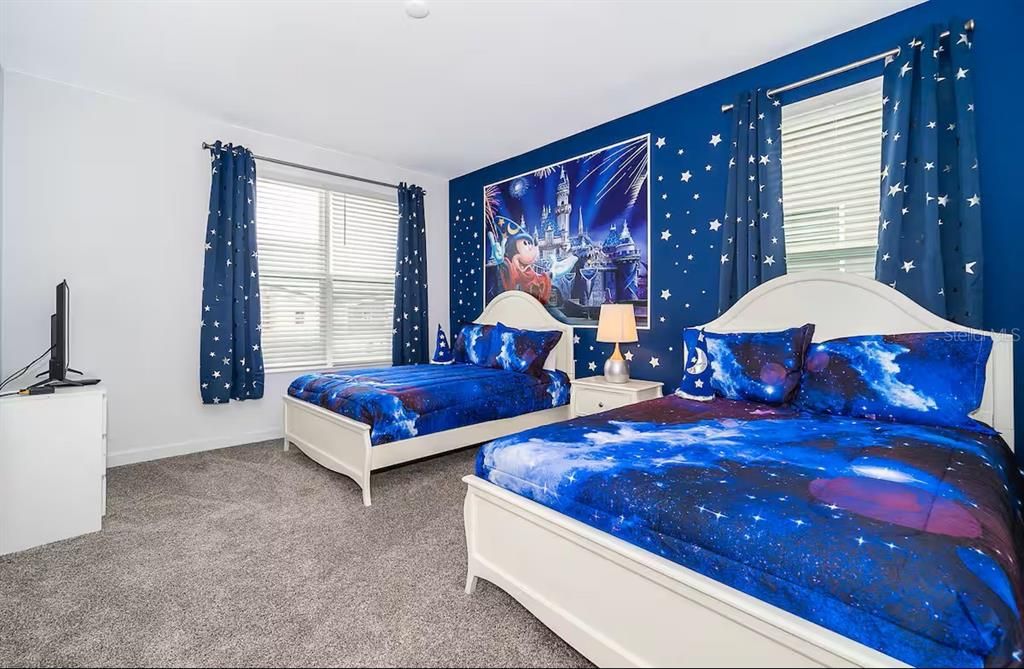 待售: $720,000 (5 贝兹, 5 浴室, 2996 平方英尺)