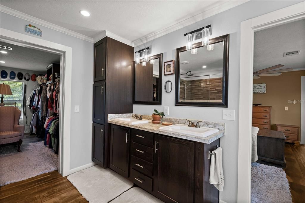 For Sale: $549,000 (4 beds, 2 baths, 2220 Square Feet)