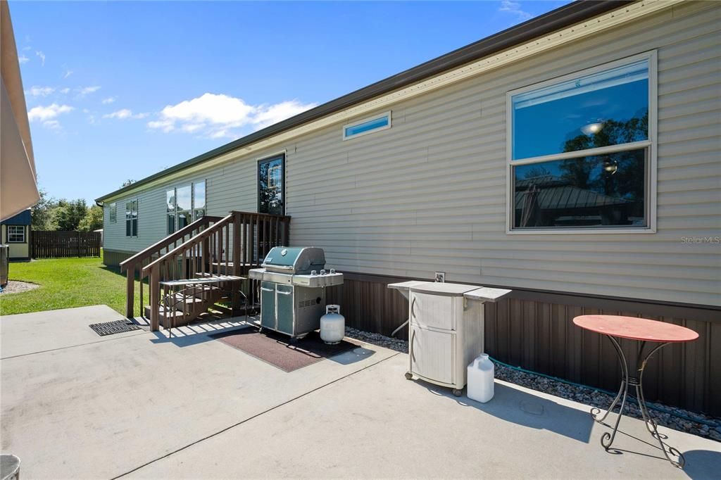 For Sale: $549,000 (4 beds, 2 baths, 2220 Square Feet)