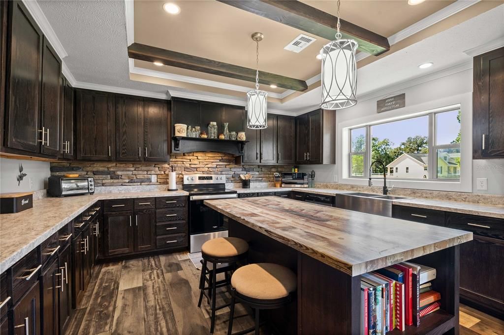 For Sale: $549,000 (4 beds, 2 baths, 2220 Square Feet)