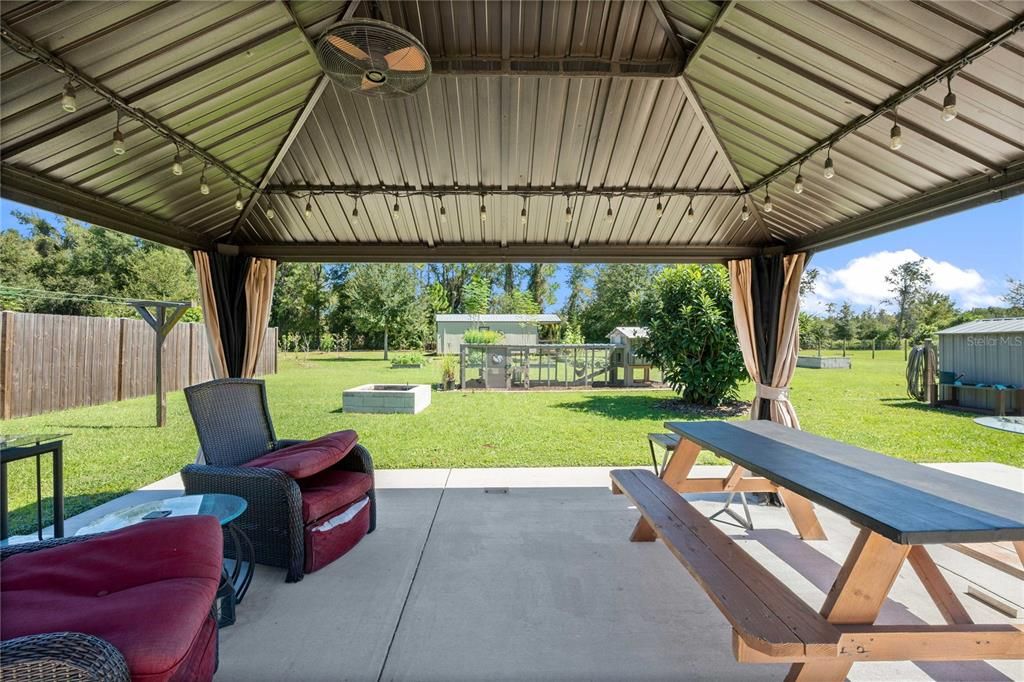 For Sale: $549,000 (4 beds, 2 baths, 2220 Square Feet)