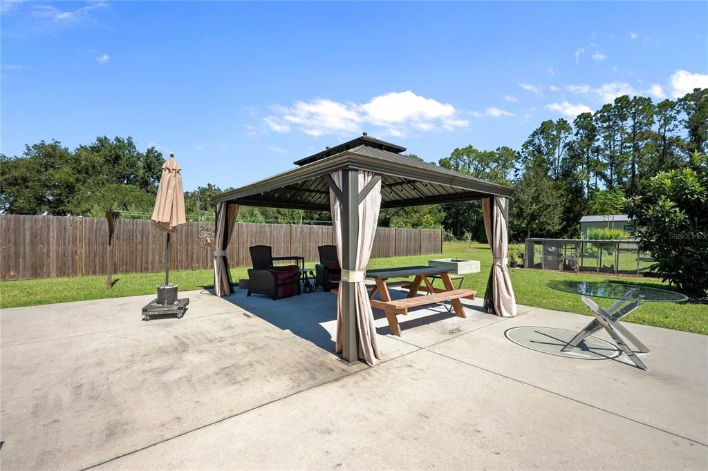 For Sale: $549,000 (4 beds, 2 baths, 2220 Square Feet)