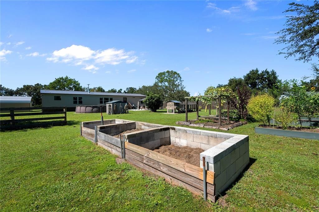 For Sale: $549,000 (4 beds, 2 baths, 2220 Square Feet)