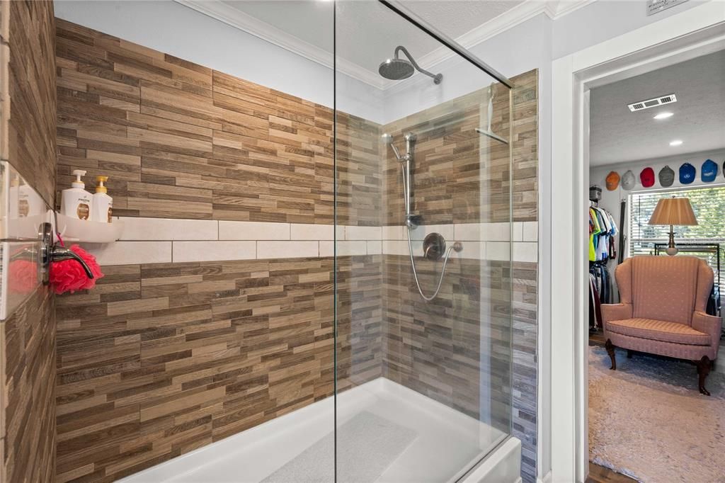 For Sale: $549,000 (4 beds, 2 baths, 2220 Square Feet)