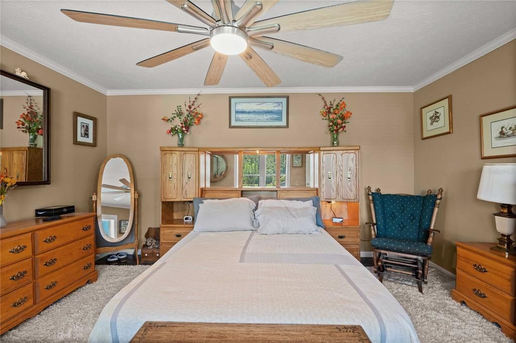 For Sale: $549,000 (4 beds, 2 baths, 2220 Square Feet)