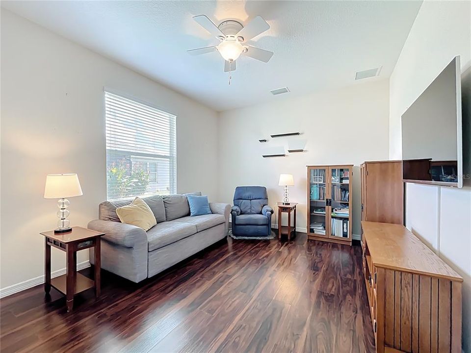 For Sale: $485,000 (4 beds, 2 baths, 2318 Square Feet)