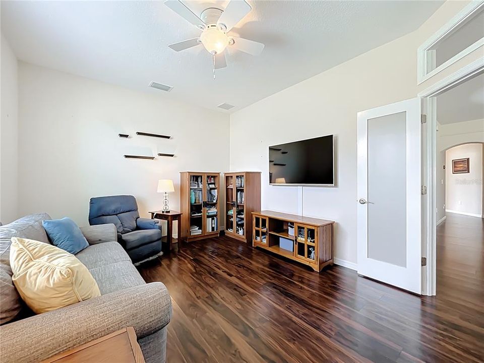 For Sale: $485,000 (4 beds, 2 baths, 2318 Square Feet)