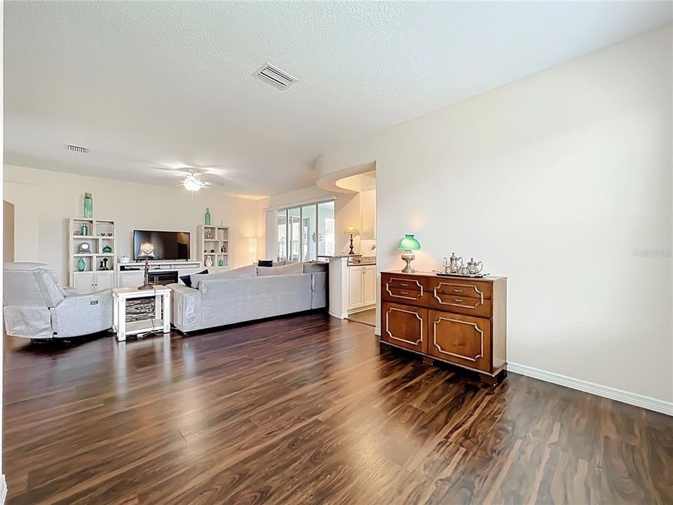 For Sale: $485,000 (4 beds, 2 baths, 2318 Square Feet)