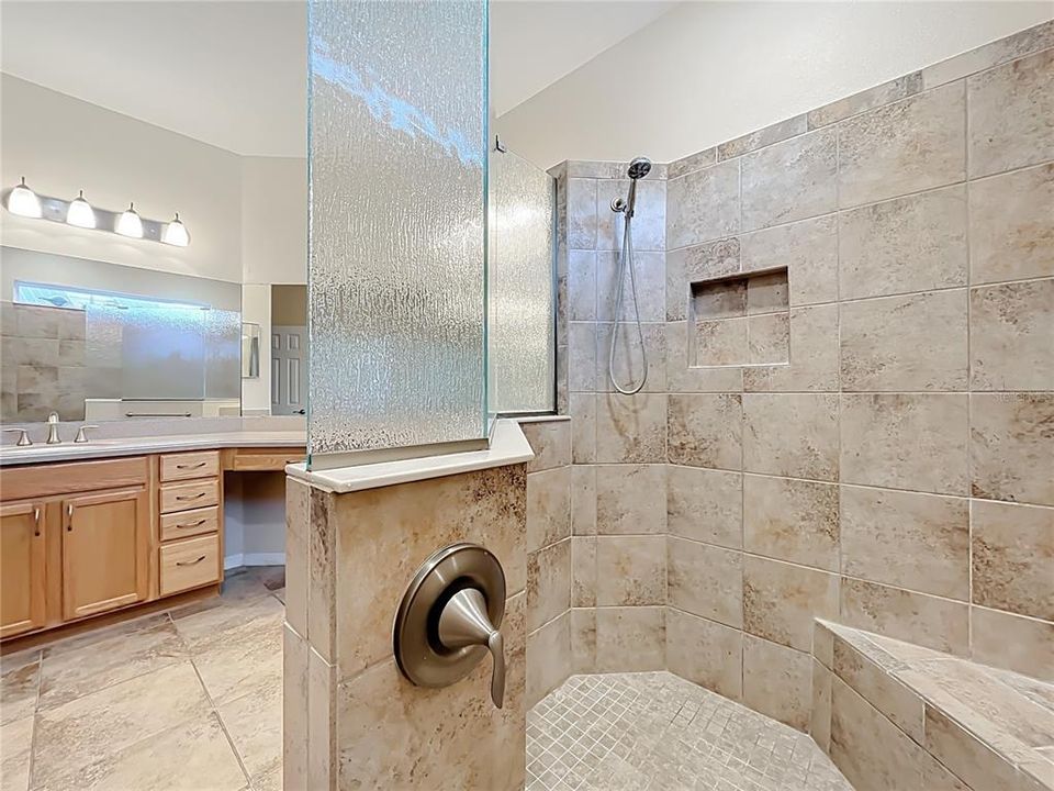 For Sale: $485,000 (4 beds, 2 baths, 2318 Square Feet)