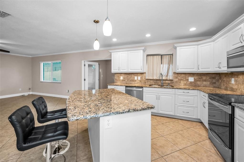 For Sale: $449,900 (3 beds, 2 baths, 1694 Square Feet)