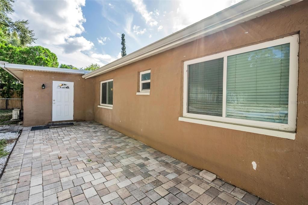For Sale: $449,900 (3 beds, 2 baths, 1694 Square Feet)
