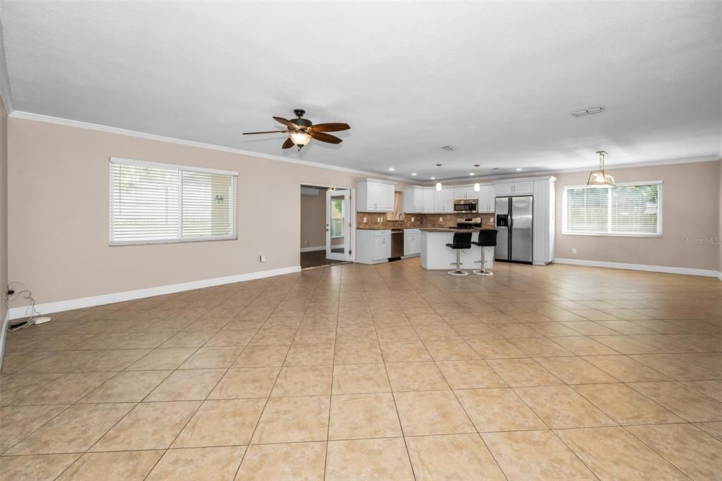 For Sale: $449,900 (3 beds, 2 baths, 1694 Square Feet)