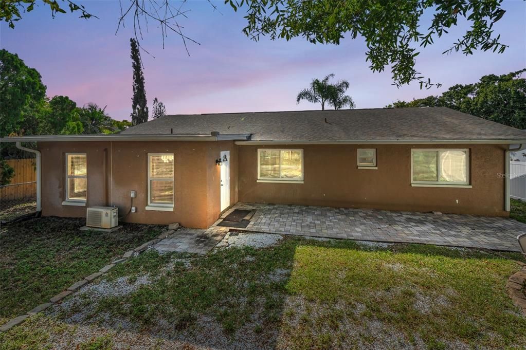 For Sale: $449,900 (3 beds, 2 baths, 1694 Square Feet)