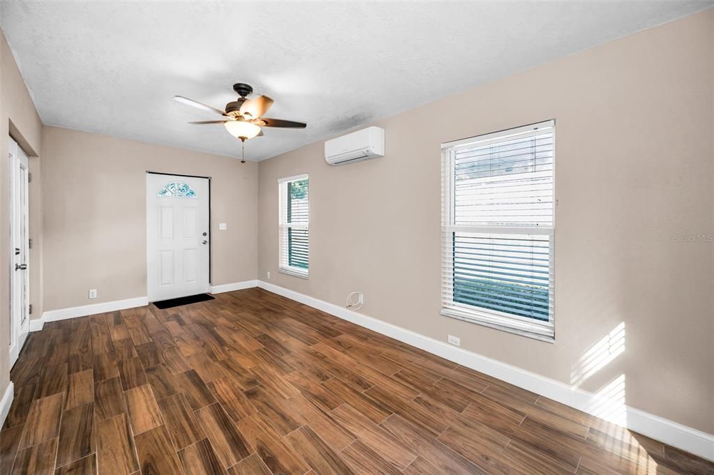 For Sale: $449,900 (3 beds, 2 baths, 1694 Square Feet)