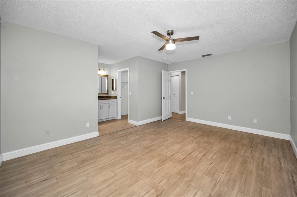 For Sale: $449,900 (3 beds, 2 baths, 1694 Square Feet)