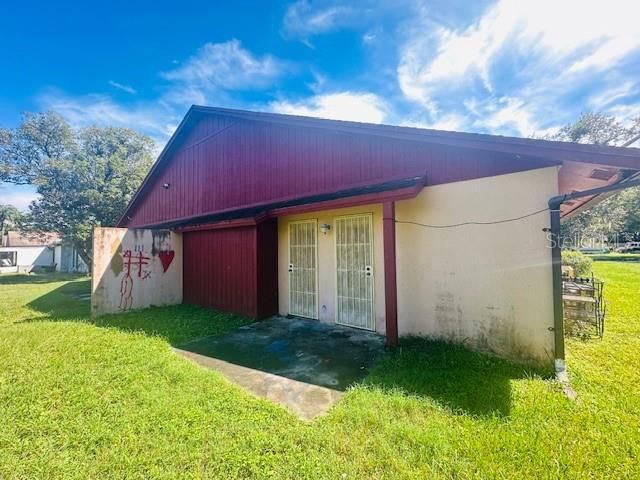 合同活跃: $245,000 (3 贝兹, 2 浴室, 1375 平方英尺)