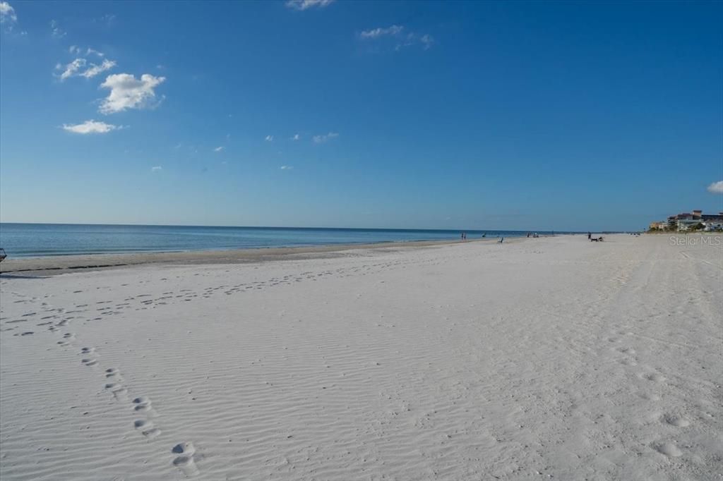 For Rent: $25,500 (5 beds, 4 baths, 3400 Square Feet)