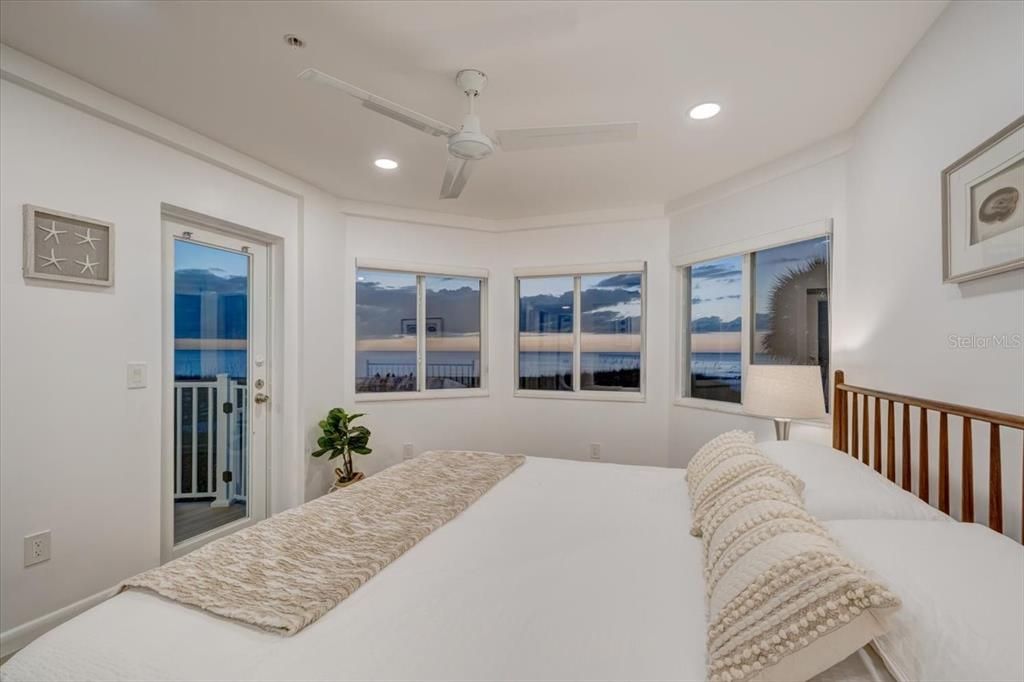 For Rent: $25,500 (5 beds, 4 baths, 3400 Square Feet)