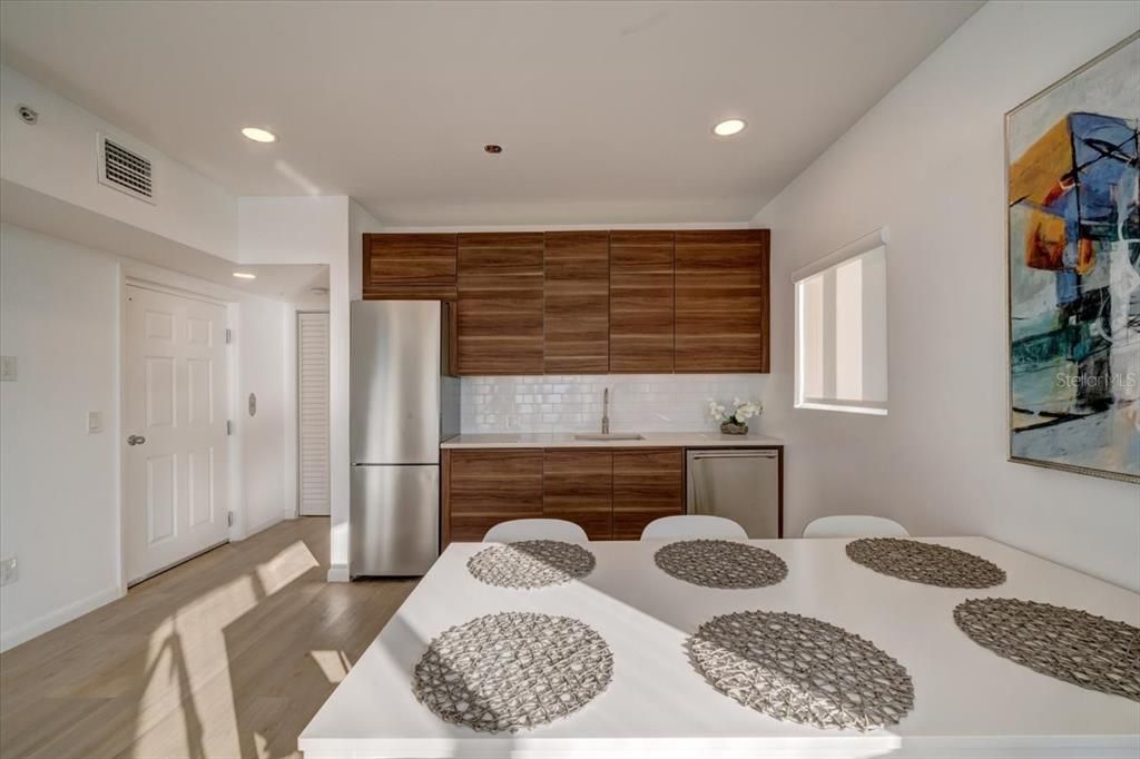 For Rent: $25,500 (5 beds, 4 baths, 3400 Square Feet)