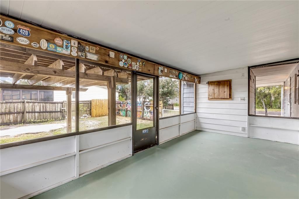 Под контрактом: $199,000 (3 спален, 2 ванн, 1144 Квадратных фут)