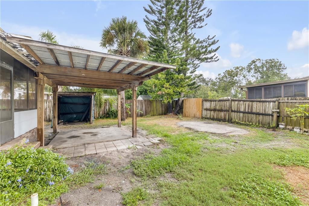 Под контрактом: $199,000 (3 спален, 2 ванн, 1144 Квадратных фут)