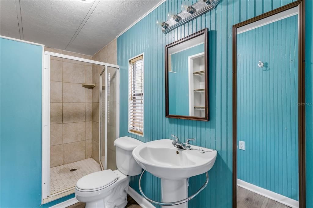 Под контрактом: $199,000 (3 спален, 2 ванн, 1144 Квадратных фут)