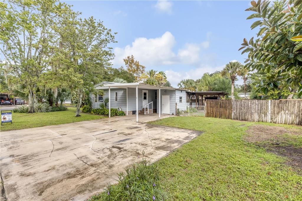 Под контрактом: $199,000 (3 спален, 2 ванн, 1144 Квадратных фут)