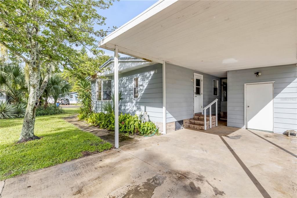 Под контрактом: $199,000 (3 спален, 2 ванн, 1144 Квадратных фут)