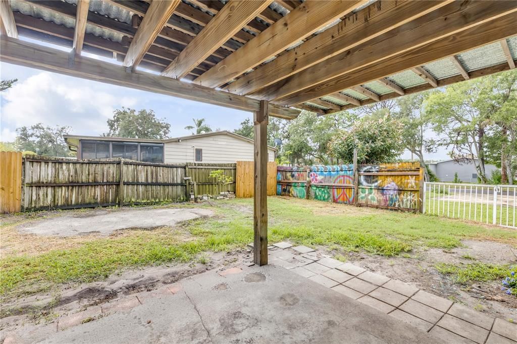 Под контрактом: $199,000 (3 спален, 2 ванн, 1144 Квадратных фут)