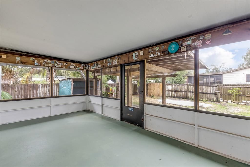 Под контрактом: $199,000 (3 спален, 2 ванн, 1144 Квадратных фут)