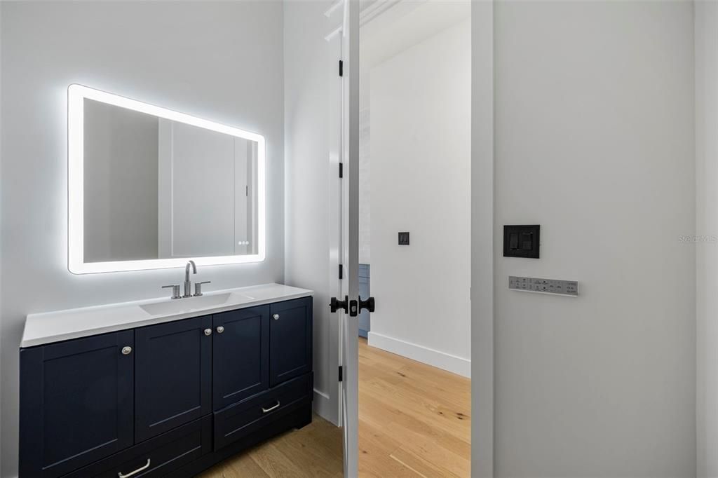 En Venta: $3,099,990 (5 camas, 5 baños, 5096 Pies cuadrados)