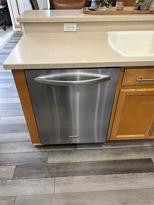 For Sale: $545,000 (3 beds, 2 baths, 2038 Square Feet)