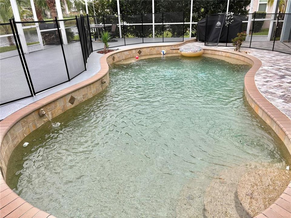 For Sale: $545,000 (3 beds, 2 baths, 2038 Square Feet)