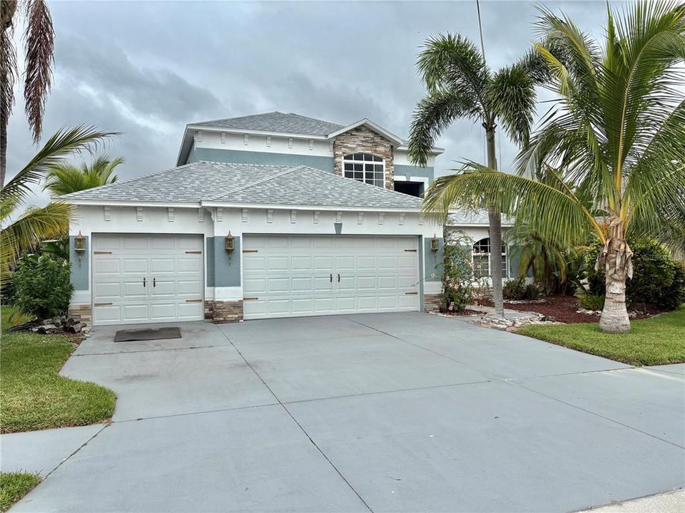 For Sale: $545,000 (3 beds, 2 baths, 2038 Square Feet)