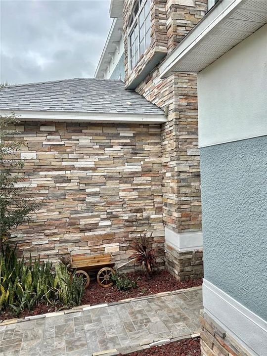 For Sale: $545,000 (3 beds, 2 baths, 2038 Square Feet)