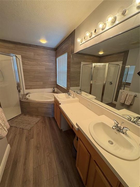 For Sale: $545,000 (3 beds, 2 baths, 2038 Square Feet)