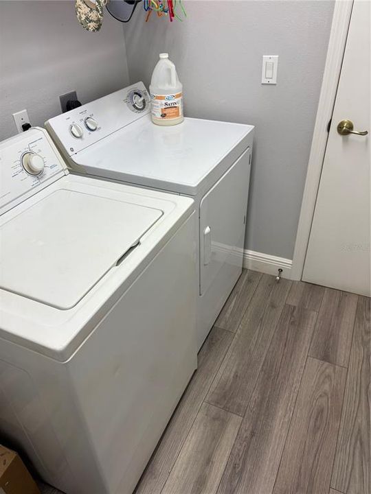 For Sale: $545,000 (3 beds, 2 baths, 2038 Square Feet)