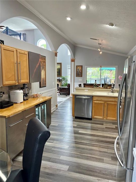 For Sale: $545,000 (3 beds, 2 baths, 2038 Square Feet)