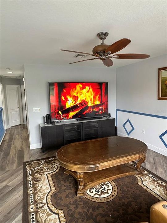 For Sale: $545,000 (3 beds, 2 baths, 2038 Square Feet)