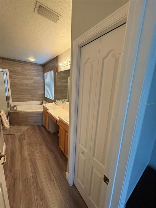 For Sale: $545,000 (3 beds, 2 baths, 2038 Square Feet)