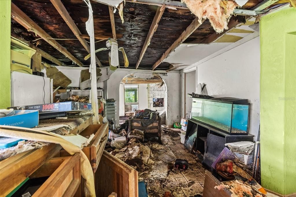 Под контрактом: $160,000 (3 спален, 2 ванн, 1200 Квадратных фут)