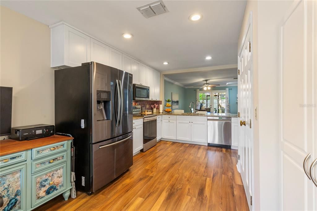 For Sale: $425,000 (3 beds, 2 baths, 1930 Square Feet)