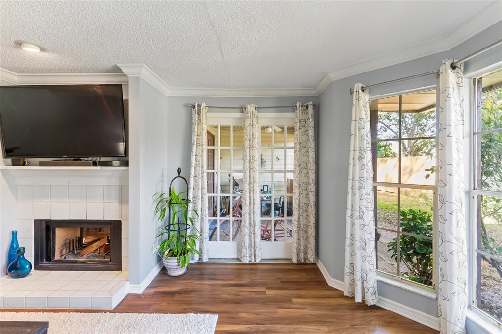 For Sale: $425,000 (3 beds, 2 baths, 1930 Square Feet)