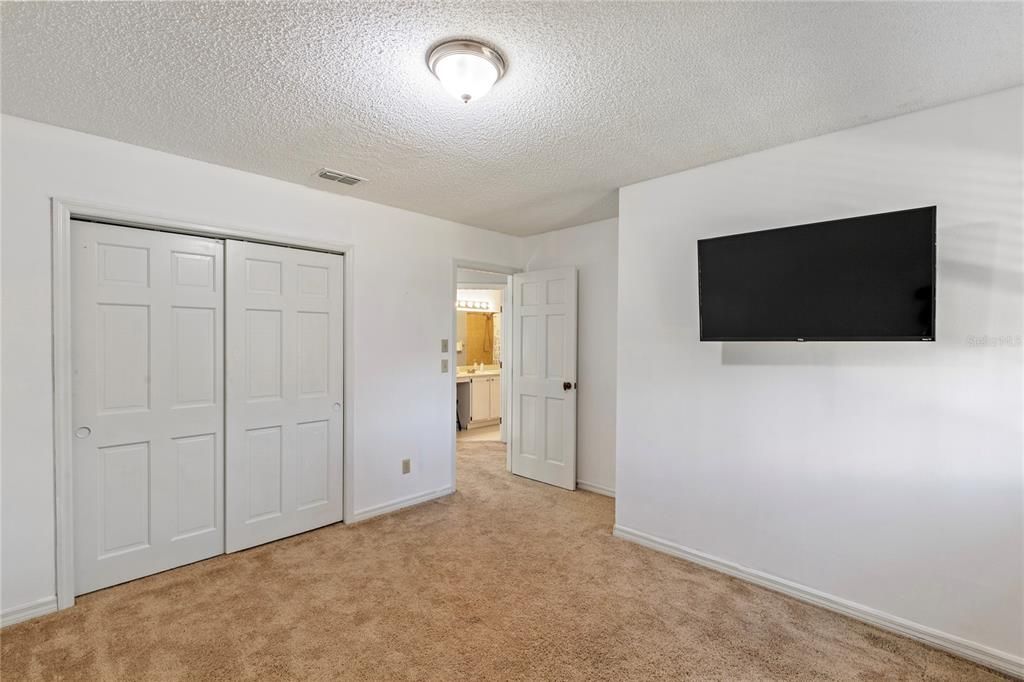 For Sale: $425,000 (3 beds, 2 baths, 1930 Square Feet)