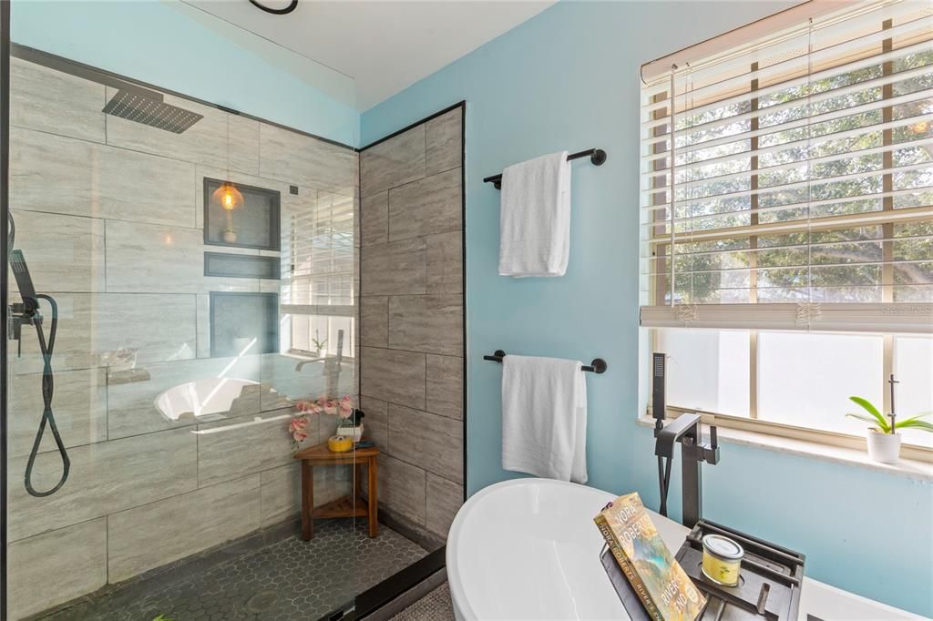 For Sale: $425,000 (3 beds, 2 baths, 1930 Square Feet)