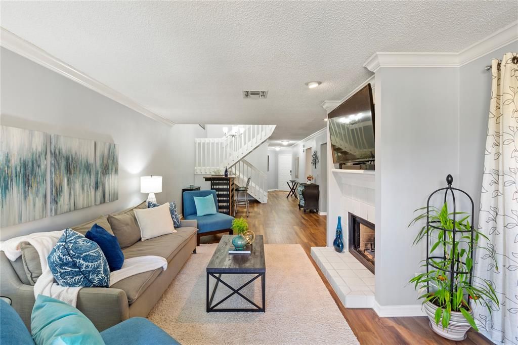 For Sale: $425,000 (3 beds, 2 baths, 1930 Square Feet)